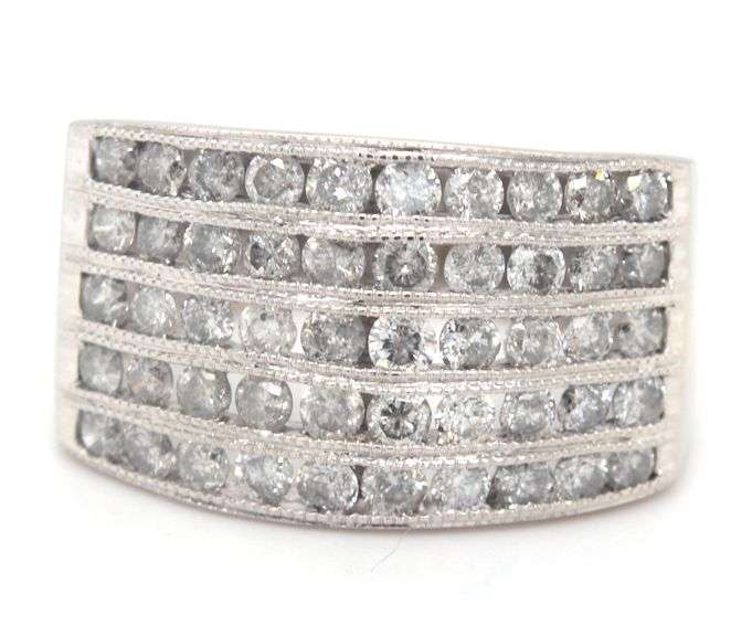 14kt White gold approximate 1.25ctw five row diamond ring