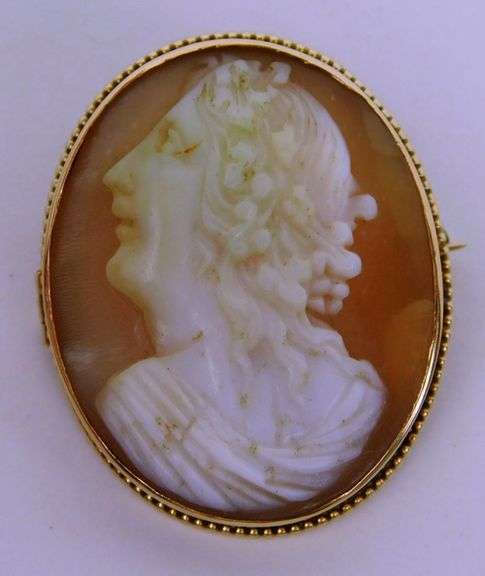 Beautiful Early 14K Carved Shell Cameo Brooch