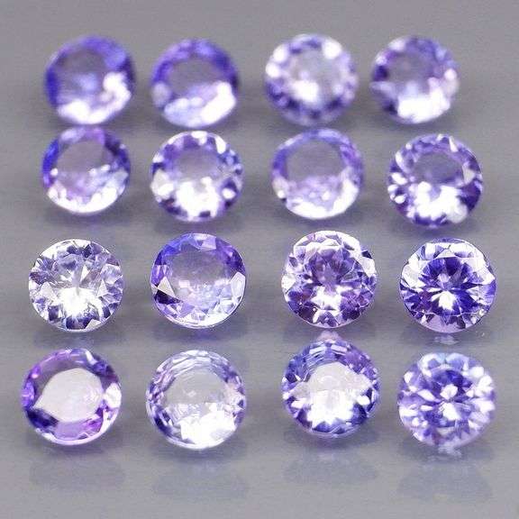 Glittering 2.73ct bright blue violet Tanzanite set