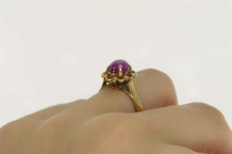 14K Yellow Gold 1960's Syn. Star Ruby Cabochon Vintage Ornate Ring