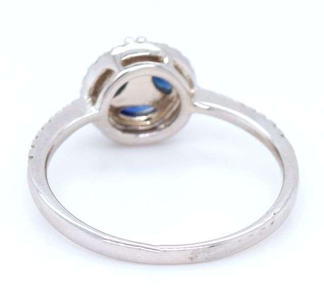 18kt White gold blue sapphire and diamond cocktail ring