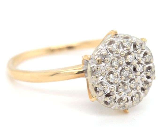10kt Yellow gold diamond cluster ring