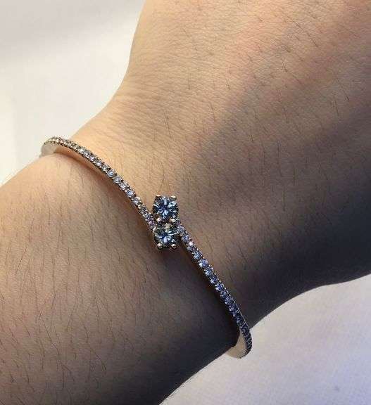 MESMERIZING 14K ROSE GOLD “TWO LOVERS “DESIGN DIAMOND BANGLE