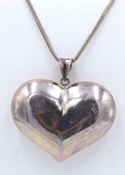 Vintage 925 sterling silver heart shaped pendant on snake chain necklace