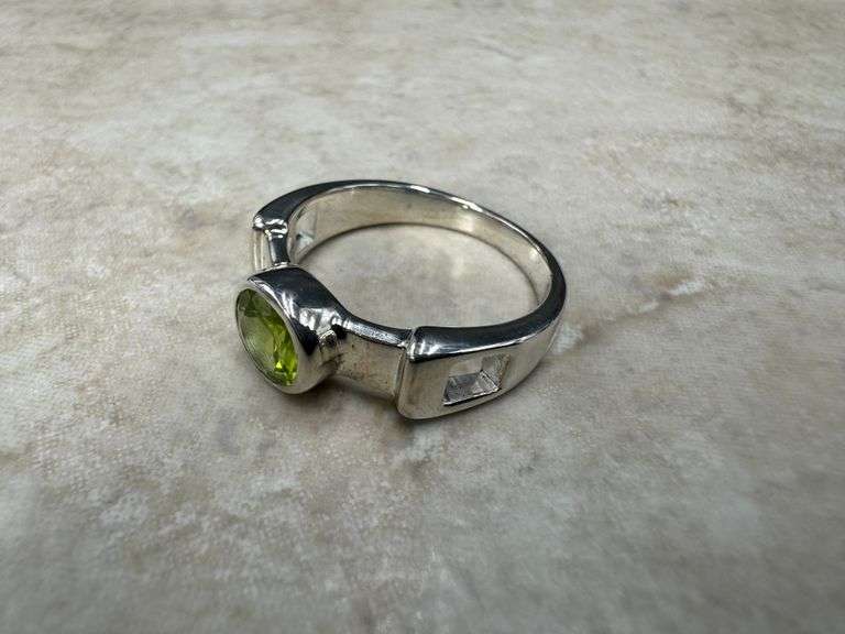 Sterling Silver Natural Gemstone Perdiot Ring Size 10