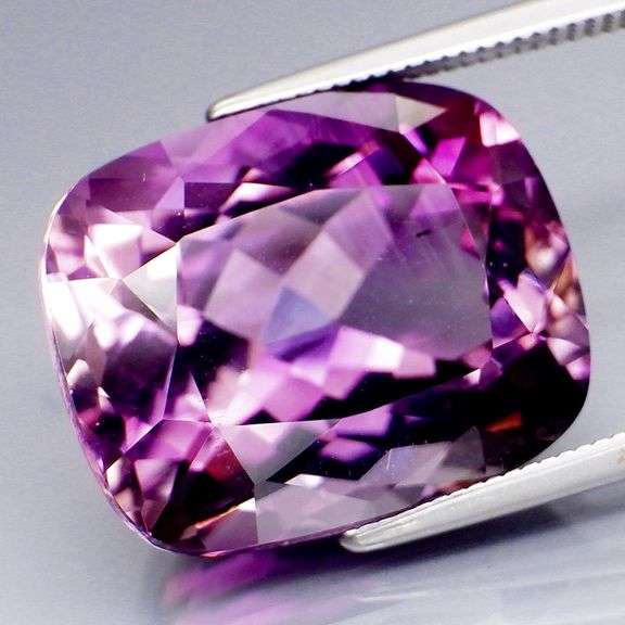 Beautiful 15.72ct natural violet pink Amethyst