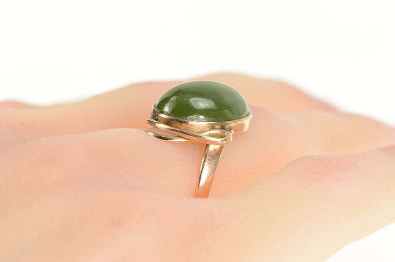 14K Yellow Gold Art Nouveau Oval Nephrite Cabochon Ring