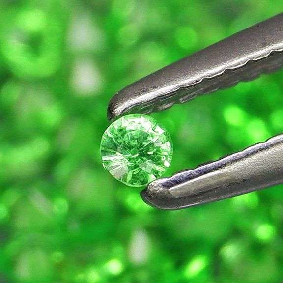 Rare 1.94ct untreated apple green Tsavorite set