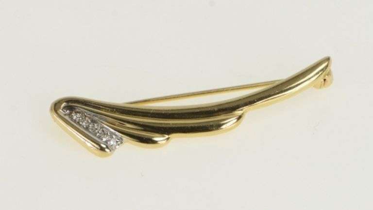 14K Yellow Gold Ornate Vintage Angel Wing Curved Stick Pin