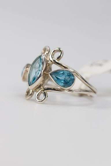 Sterling Silver Natural Blue Topaz Gemstone Ring Size 6