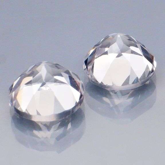 Superb 5.04ct high fire 8mm diamond white Topaz