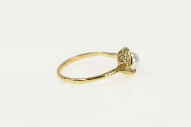 10K Yellow Gold Vintage Classic 5.3mm Pearl Wavy Statement Ring