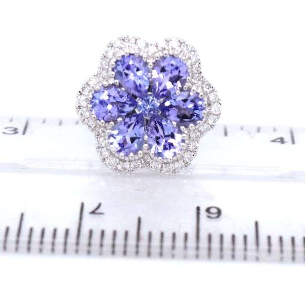 18kt White gold flower style earrings in tanzanite and diamonds