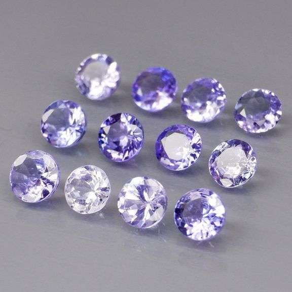 Glittering 3.18ct bright blue violet Tanzanite set