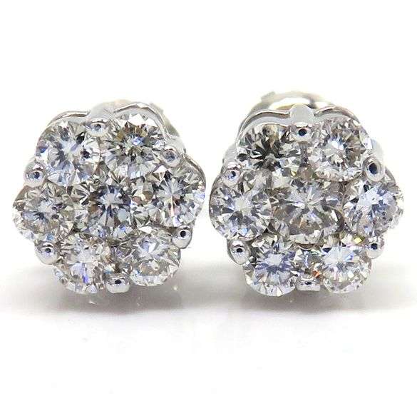 Dazzling 2.5 Ct VVs1 White E-F Fire Moissanite Cluster Earrings