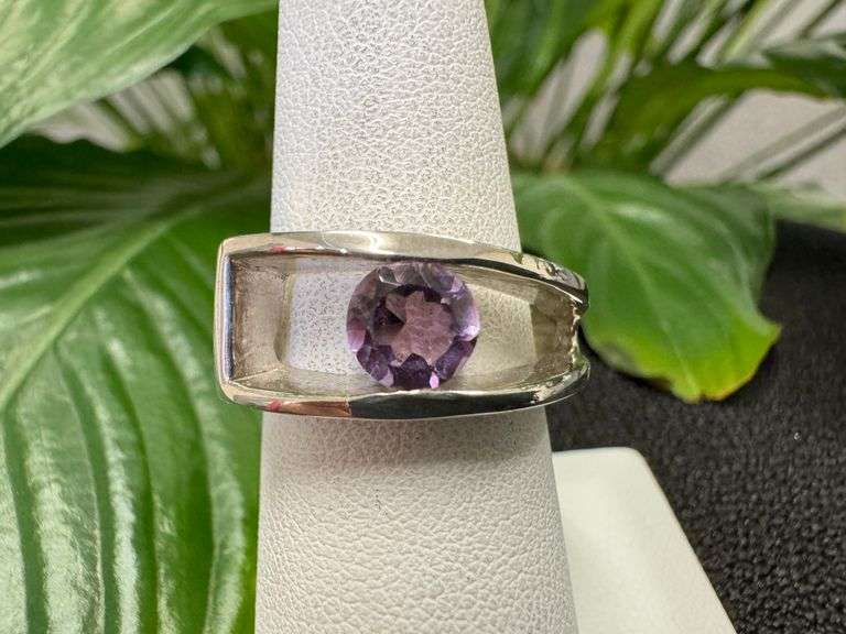 Sterling Silver Natural Gemstone Amethyst Ring Size 7