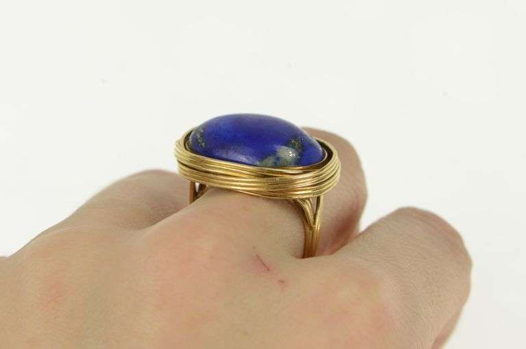 14K Yellow Gold 1960's Ornate Lapis Lazuli Cabochon Statement Ring