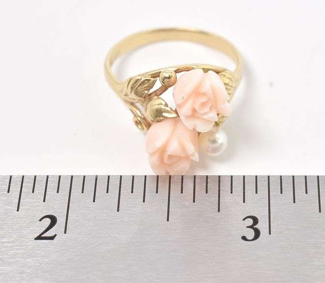 Adorable 14K Yellow Gold Ceramic Roses and Peal Ring