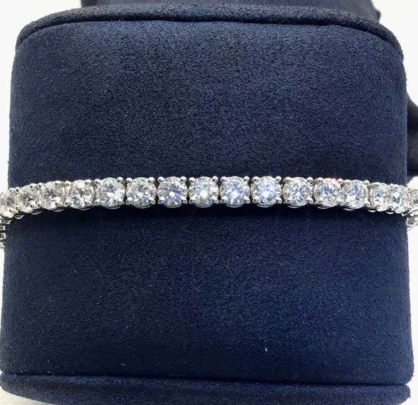 LOVELY 14K WHITE GOLD LAB GROWN DIAMOND TENNIS BRACELET