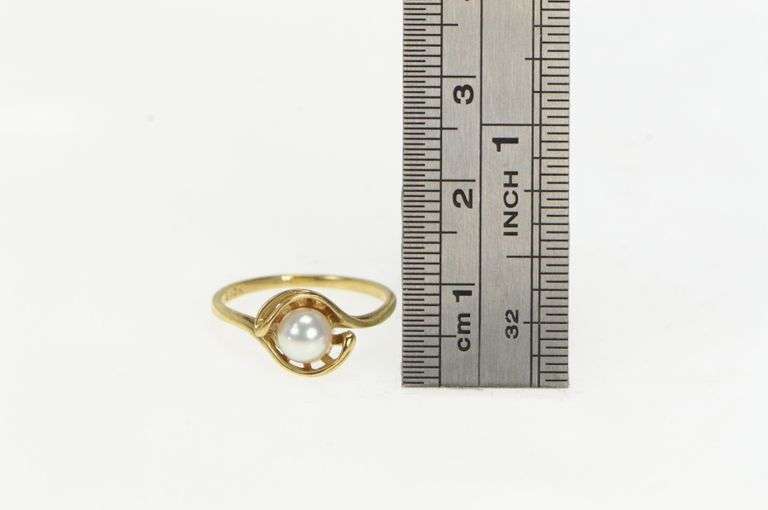 10K Yellow Gold Vintage Classic 5.3mm Pearl Wavy Statement Ring