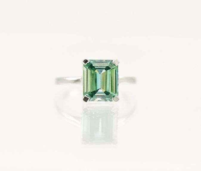 Dazzling 4.5 Ct Paraiba Aqua Blue Fire Moissanite Ring