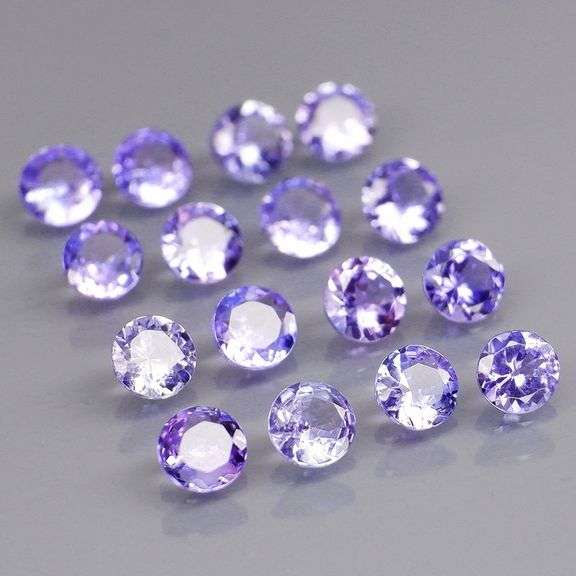Glittering 2.73ct bright blue violet Tanzanite set