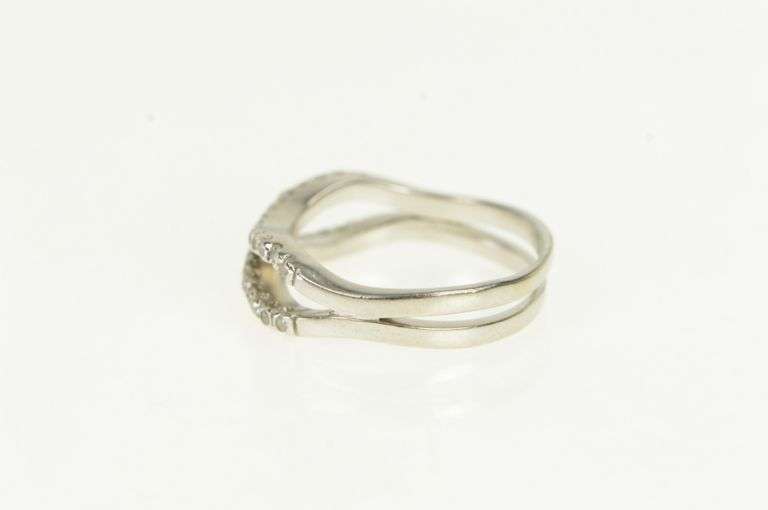 14K White Gold 0.30 Ctw Wavy Tiered Diamond Wedding Band Ring