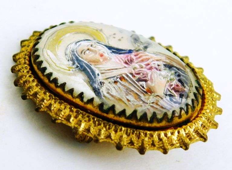 Early Handpainted Lourdes under Bubble Glass Pin