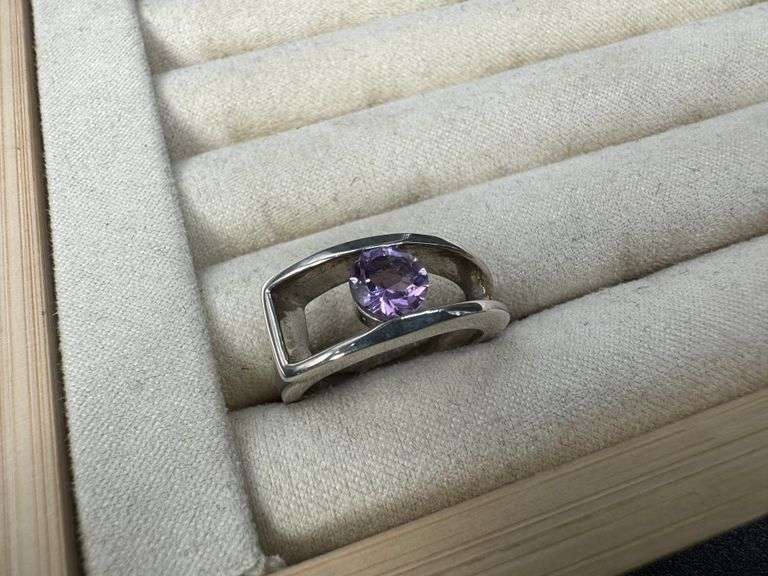Sterling Silver Natural Gemstone Amethyst Ring Size 7