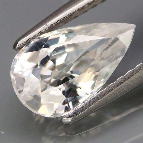 Glittering 2.30ct diamond luster white Zircon