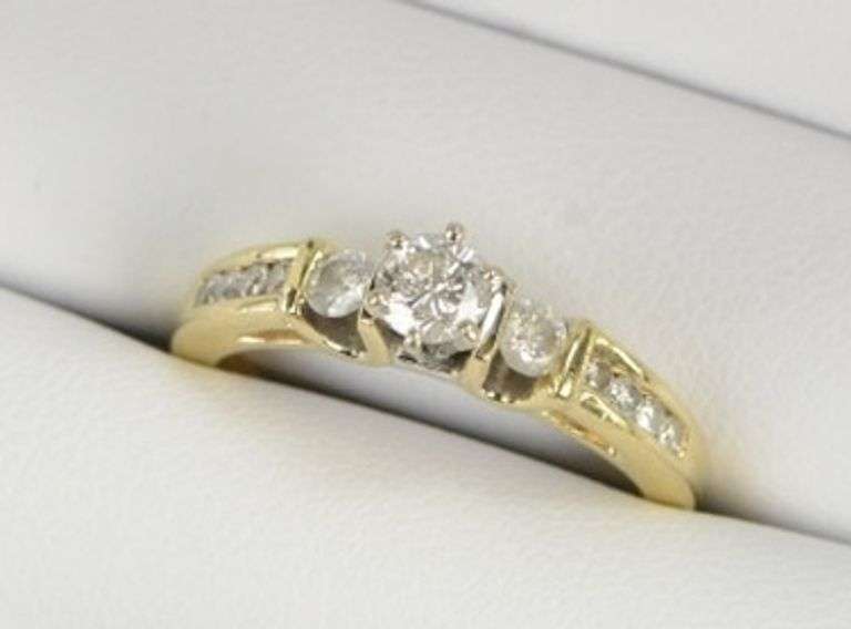 14K Yellow Gold 0.62 Ctw Diamond Classic Engagement Ring