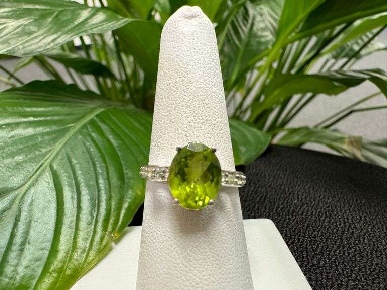 Sterling Silver Natural Gemstone Perdiot Ring Size 8