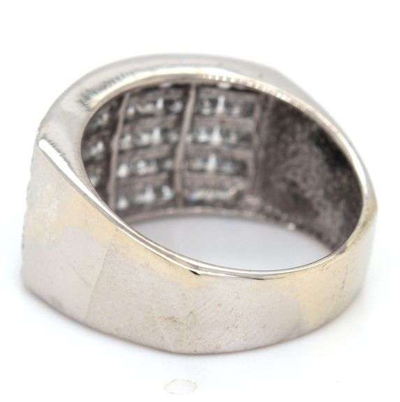 14kt White gold approximate 1.25ctw five row diamond ring