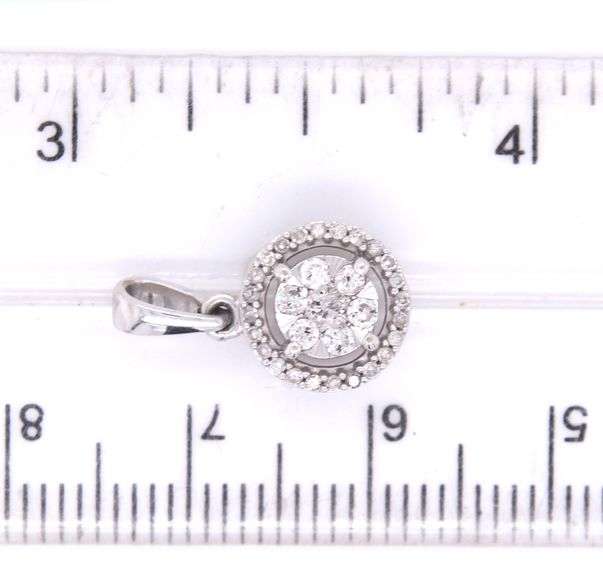 10kt White gold diamond pendant
