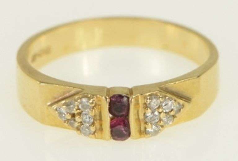 14K Yellow Gold Ruby Diamond Vintage Wedding Band Ring
