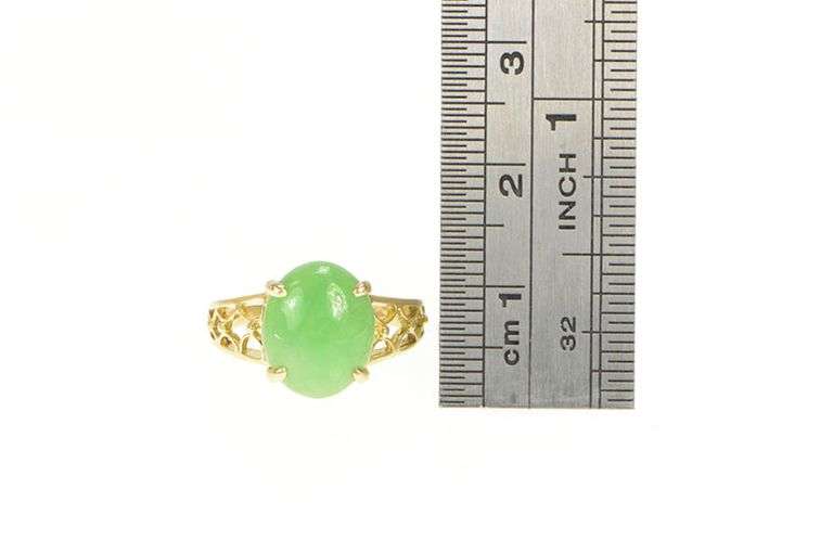 14K Yellow Gold Oval Jadeite Cabochon Scalloped Filigree Ring