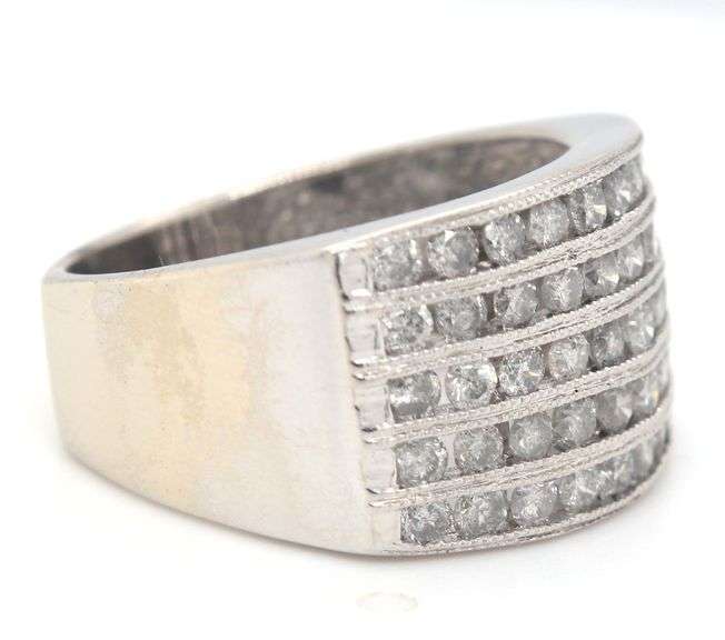 14kt White gold approximate 1.25ctw five row diamond ring