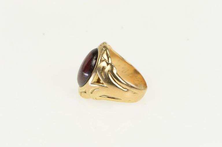10K Yellow Gold Ornate Victorian Garnet Cabochon Statement Ring