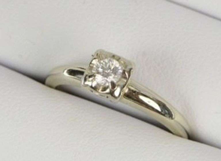 14K White Gold 1950's 0.15 Ct Diamond Solitaire Engagement Ring