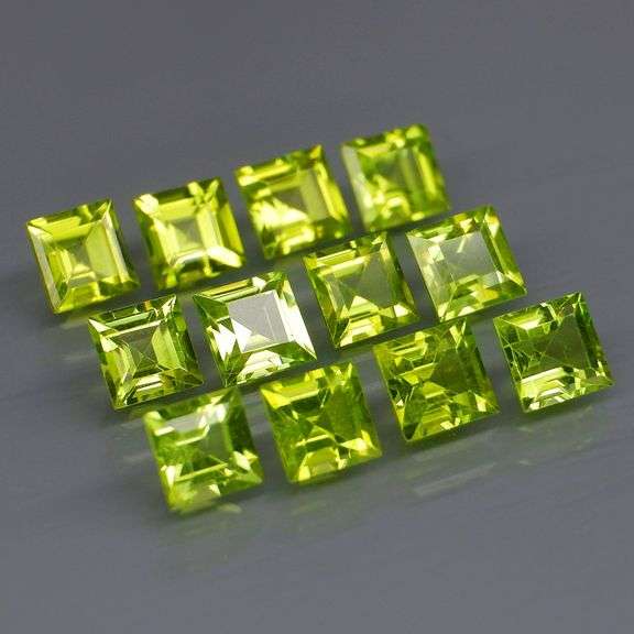 Princess cut untreated! 4.55ct Peridot set