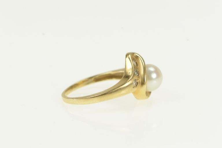 10K Yellow Gold Ornate Pearl Diamond Vintage Bypass Statement Ring
