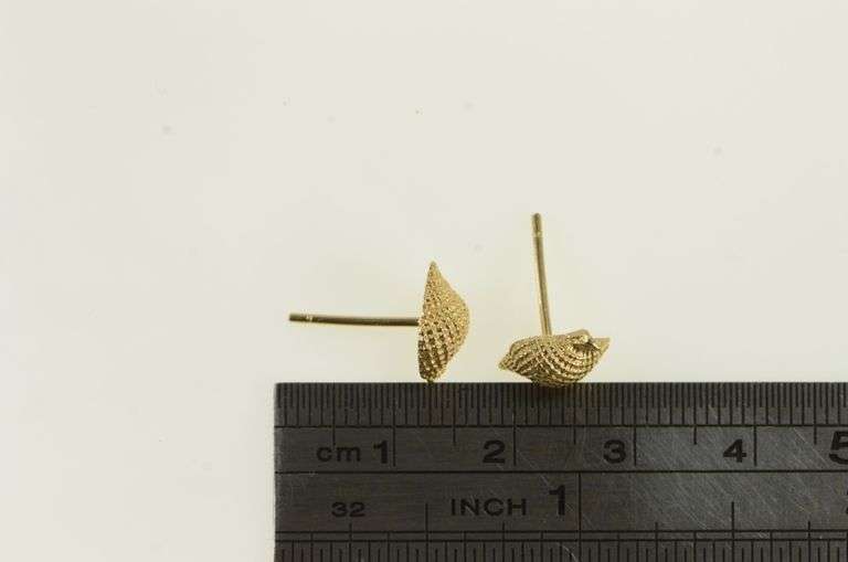 14K Yellow Gold Conch Sea Shell Beach Ocean Motif Stud Earrings