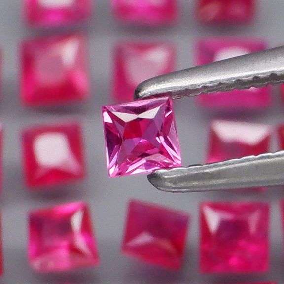 Lovely 2.56ct 23 piece princess cut Ruby set