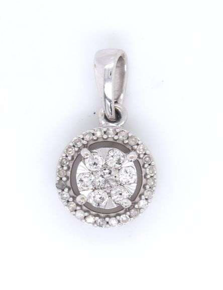 10kt White gold diamond pendant