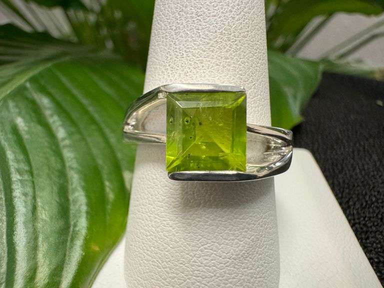 Sterling Silver Natural Gemstone Perdiot Ring Size 10