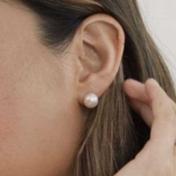 14k Gold Japanese Akoya Pearl Earrings