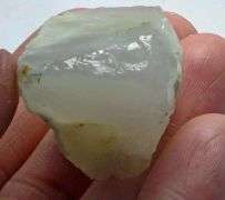 Rough cut 76ct white Opal
