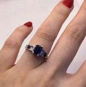 UNIQUE AND ELEGANT 14K WHITE GOLD SAPPHIRE AND DIAMOND ENGAGEMENT RING