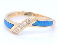 Nahoku Opal Inlay & diamond band in yellow gold
