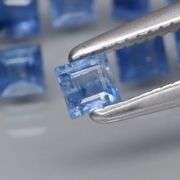 Excellent 4.40ct blue Sapphire set